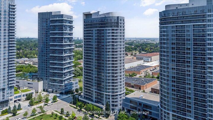 Property Photo: 181 Village Green Square 2613 ON M1S 0K6