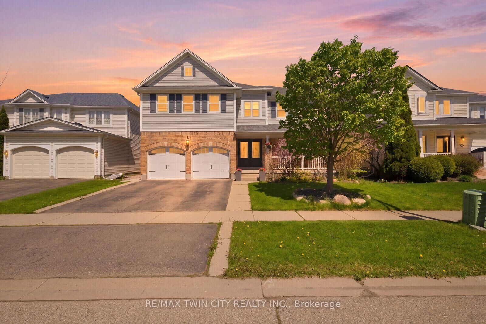 Property Photo:  20 Webb Avenue #Upper  ON N3T 6S5 