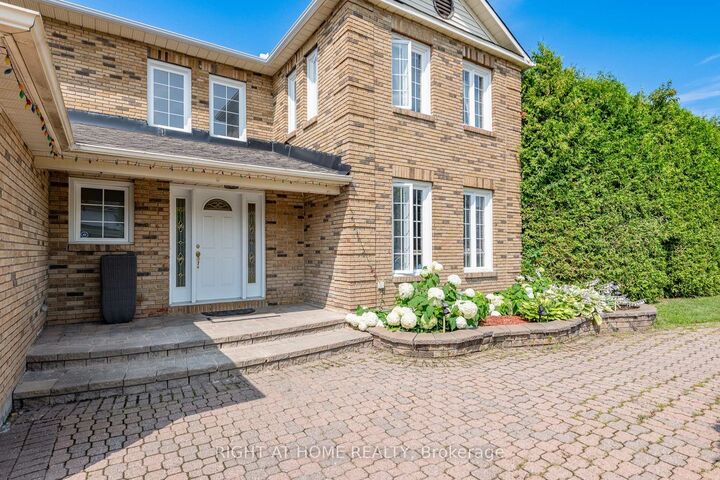 Property Photo: 1446 Bourcier Drive ON K1E 3J9