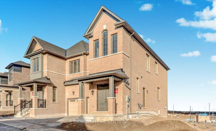 Property Photo:  2913 Nakina Street  ON L1X 0P7 