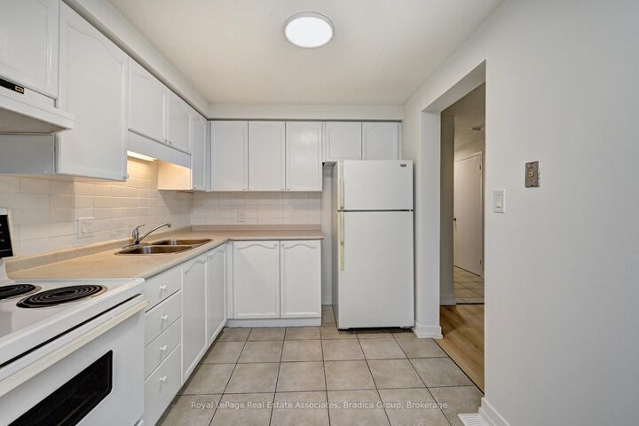 Property Photo:  16 Hartley Court  ON N1R 8J4 