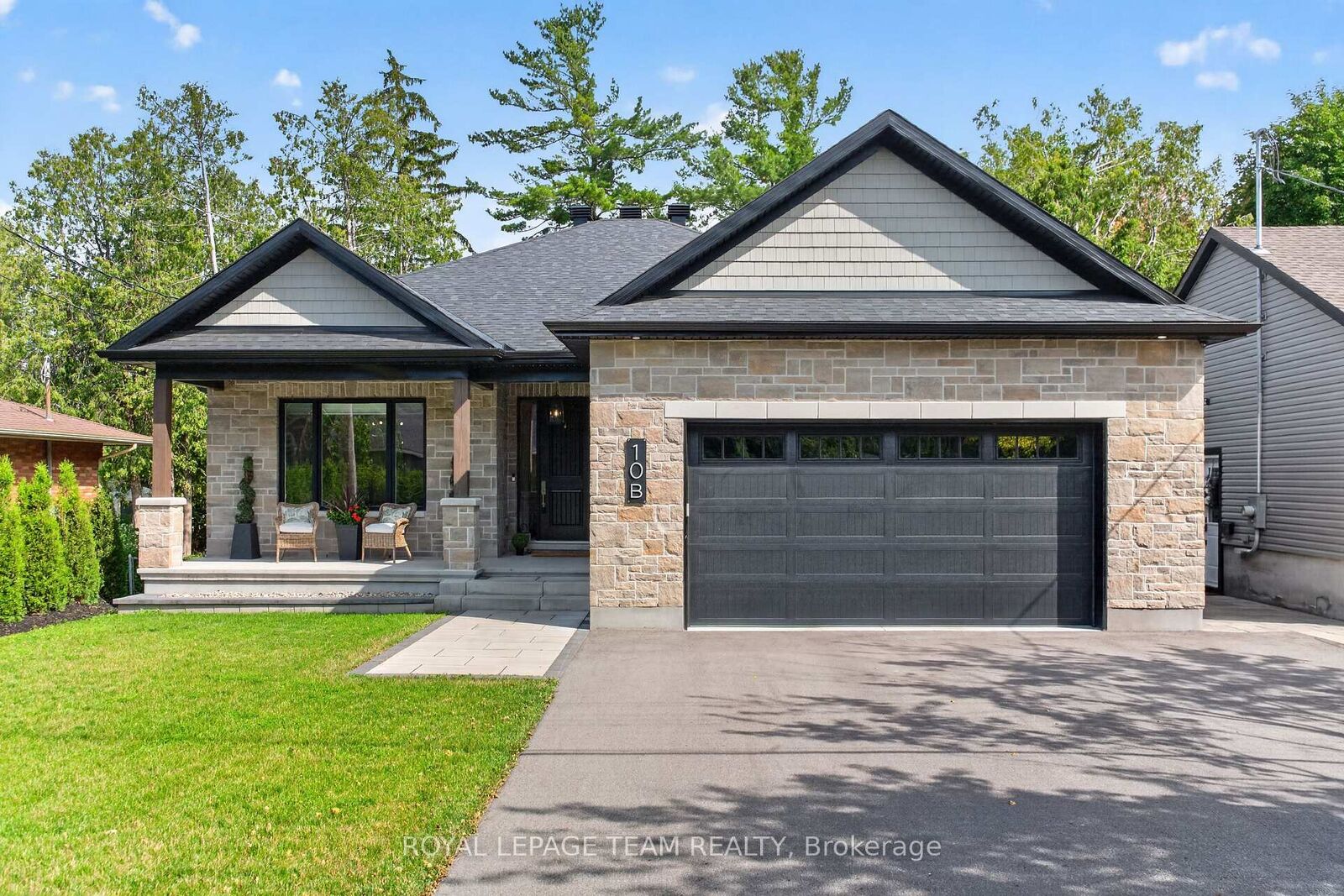 Property Photo: 10 B Brigade Avenue ON K2S 1J1