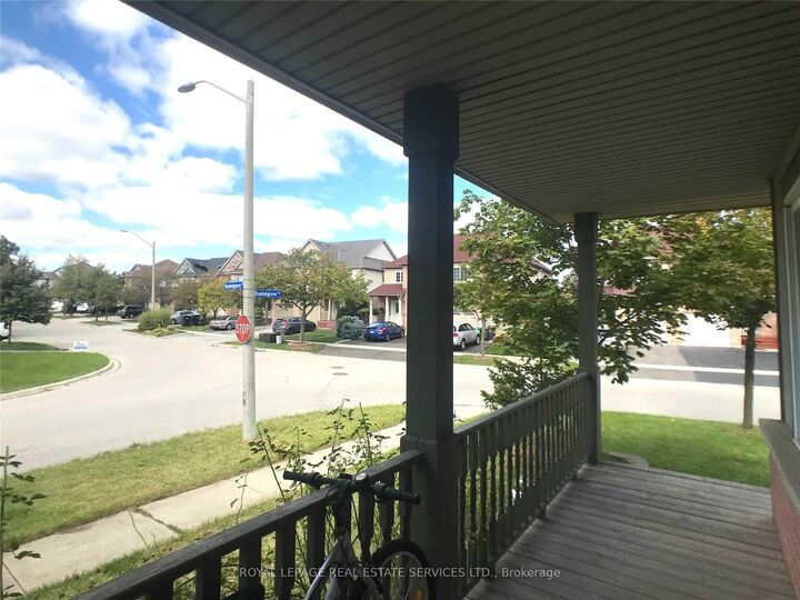 Property Photo:  5252 Bushelgrove Circle  ON L5M 6C5 