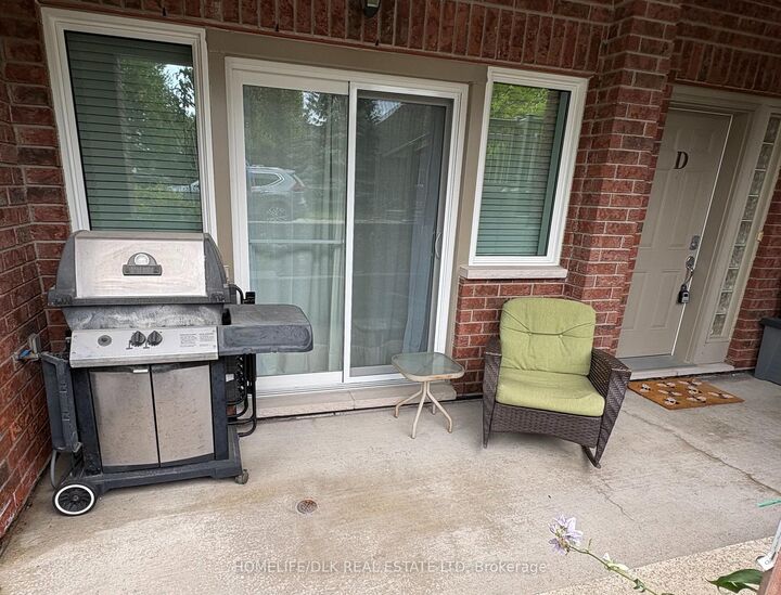 Property Photo:  137 D Oldfield Street  ON K2G 7C7 