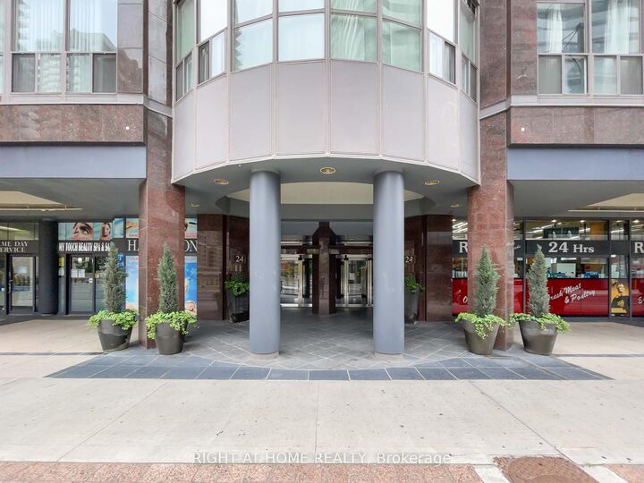 Photo de la propriété:  24 Wellesley Street W 1113  ON M4Y 2X6 