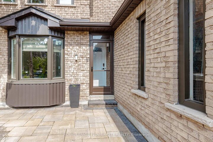 Property Photo: 1530 Somergrove Crescent ON L1X 2K7