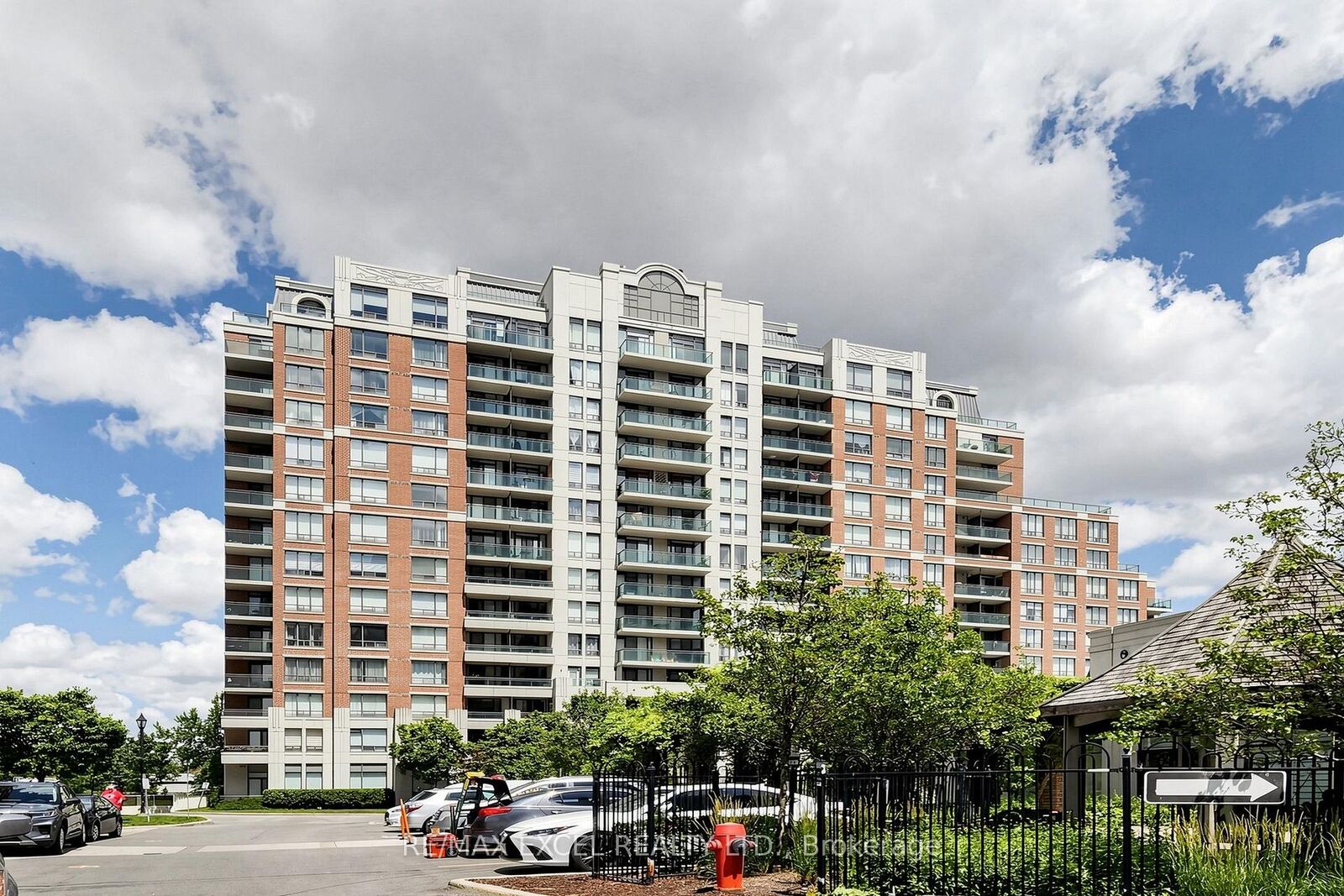 Property Photo: 350 Red Maple Road 508 ON L4C 6P5