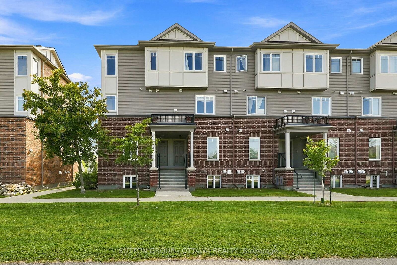 Property Photo:  2563 Longfields Drive  ON K2J 2L7 