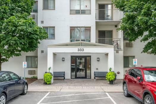 Property Photo: 333 Commissioners Road W 505 ON N6J 4X7