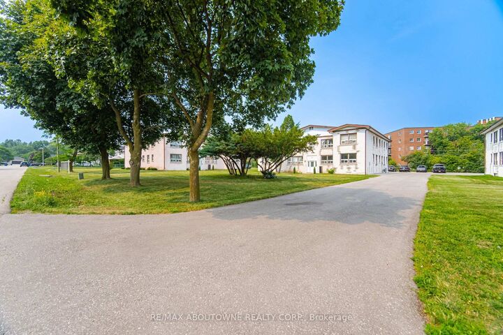 Property Photo: 1037 Churchill Avenue 1 ON L6H 2A7