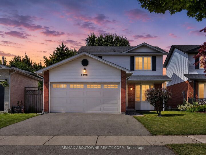 Property Photo: 2102 Salma Crescent ON L7M 3T1
