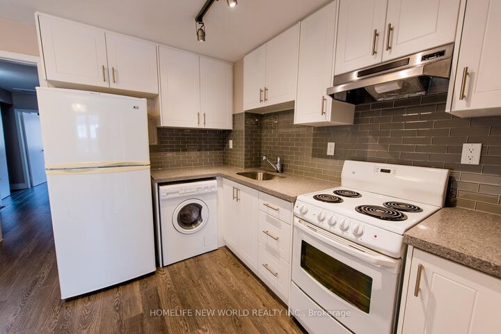 Property Photo:  258 Kenilworth Avenue 2  ON M4L 3S8 