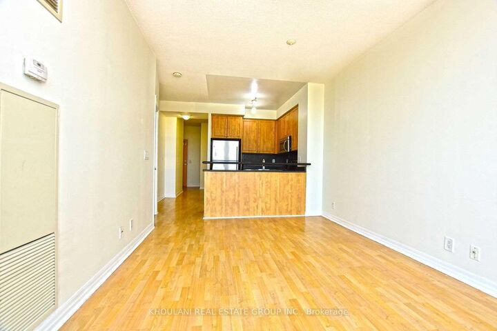 Property Photo: 220 Burnhamthorpe Road 2201 ON L5B 4N4