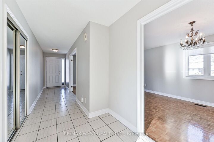 Property Photo:  139 Carmen Crescent  ON L4L 5P1 