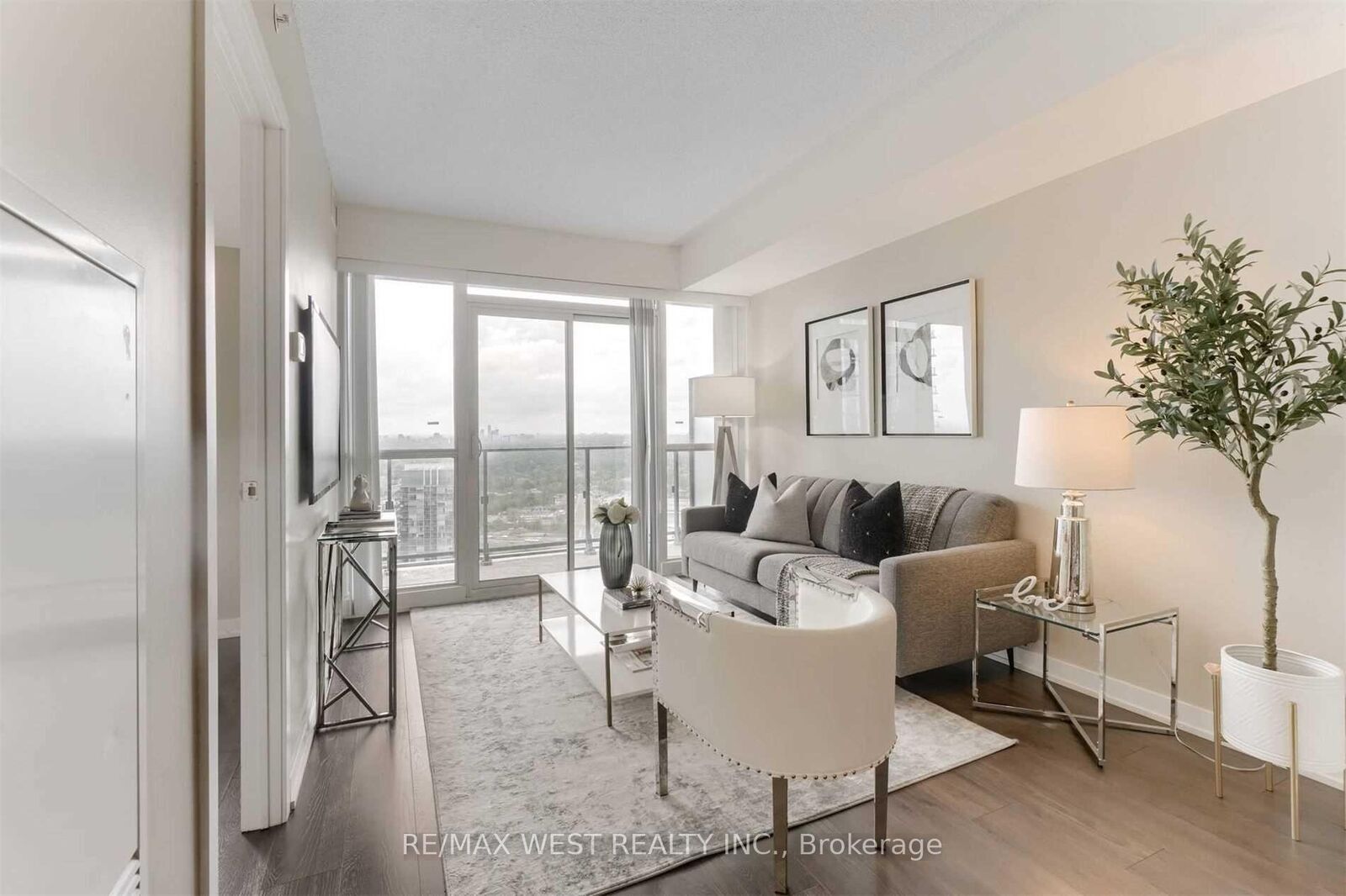 Property Photo:  2200 Lake Shore Boulevard W 4305  ON M8V 1A4 