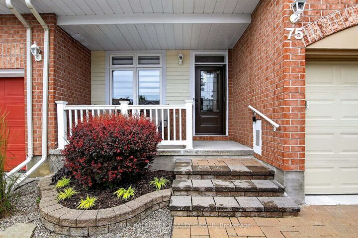 Property Photo:  75 Sable Run Drive  ON K2S 1W7 
