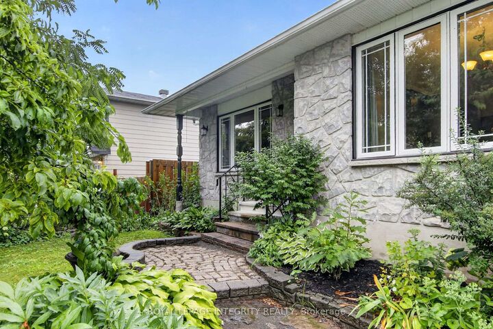 Property Photo: 333 Charron Street ON K4K 1B2