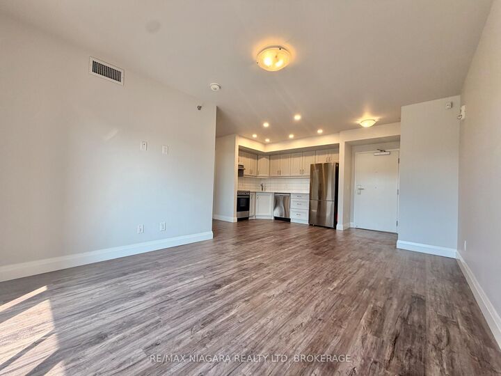 Property Photo: 5698 Main Street 405 ON L2G 5Z4
