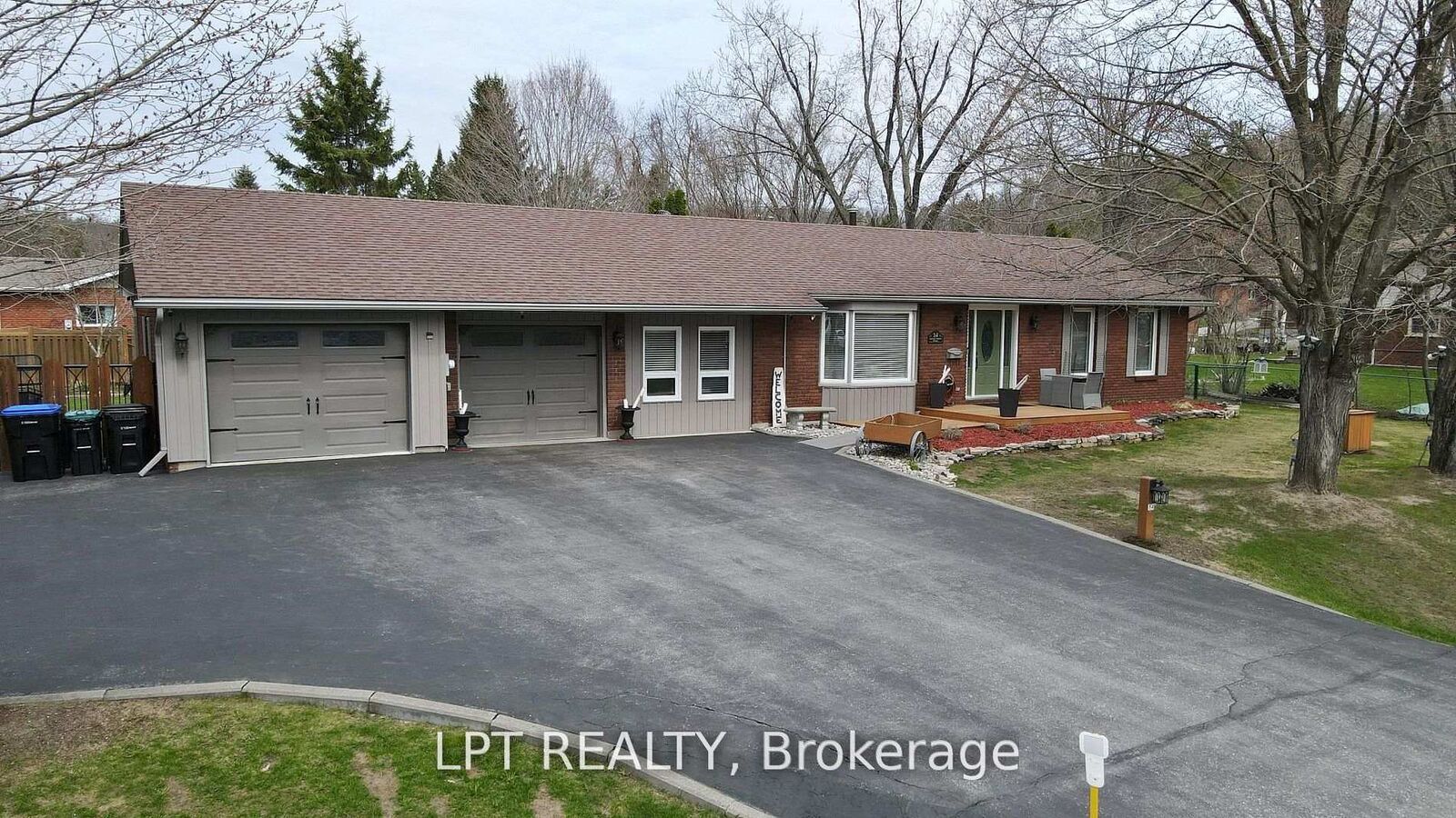 Property Photo: 34 Cedar Creek Road ON L9X 0P5