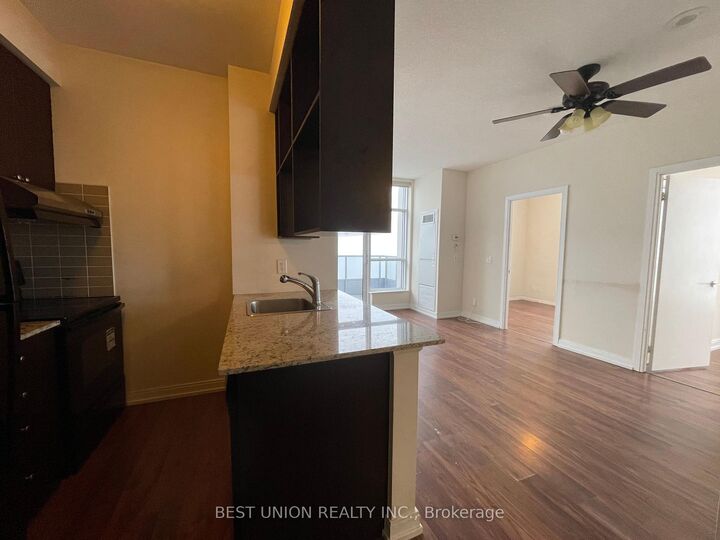 Photo de la propriété: 181 Village Green Square Ph20 ON M1S 0L3