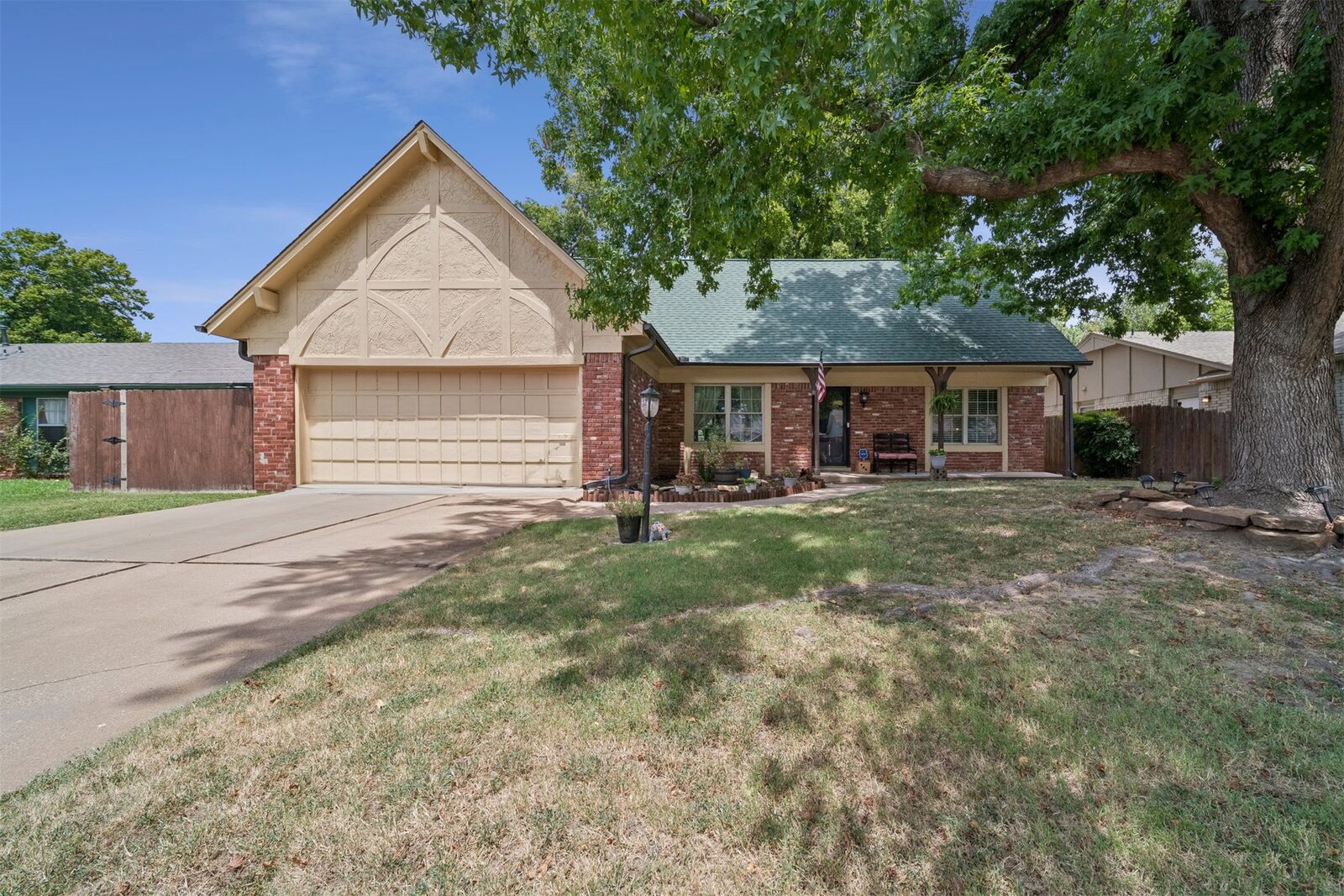 Property Photo:  10731 E 29th Place  OK 74129 