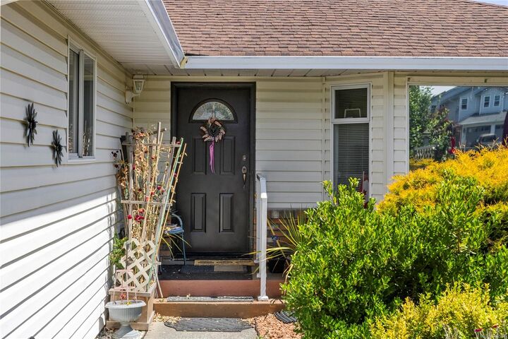 Property Photo: 1777 Latimer Rd BC V9S 5R4
