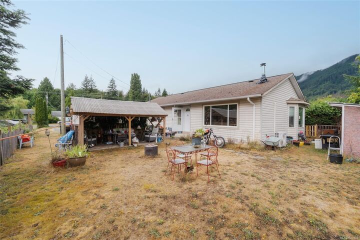 Property Photo: 135 Macdonald Rd BC V0R 2G0