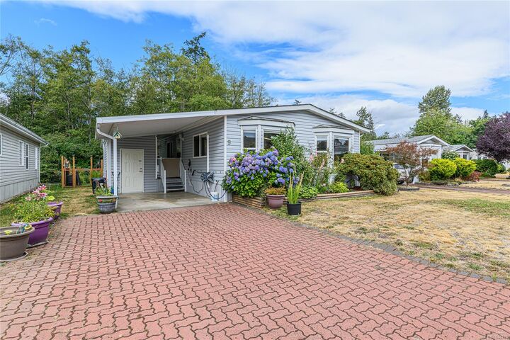1927 Tzouhalem Rd #9 — photo 1