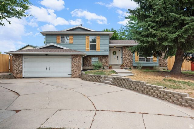 Property Photo: 1319 Rainbow Cir UT 84040