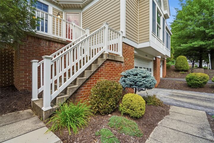 Property Photo: 109 Horseshoe Cir East PA 15317
