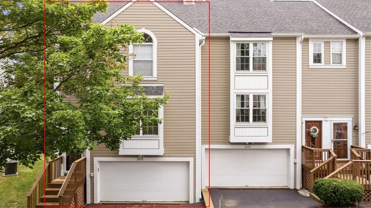 Property Photo: 2631 Hunters Point Dr PA 15090