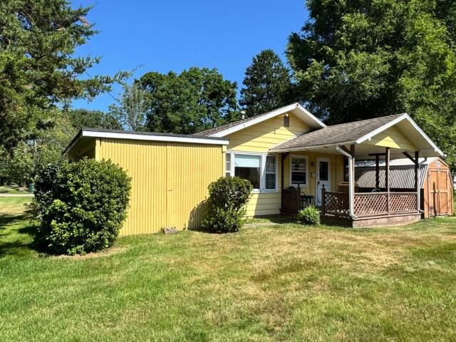 Property Photo:  3 White Street  PA 16365 