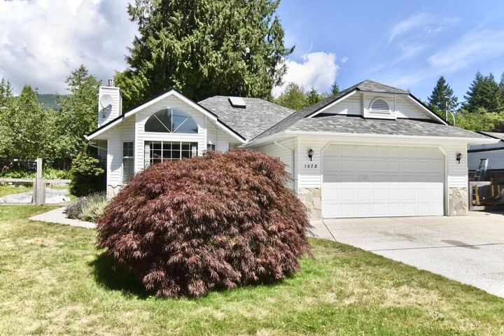 Property Photo: 1572 Larchberry Way BC V0N 1V5