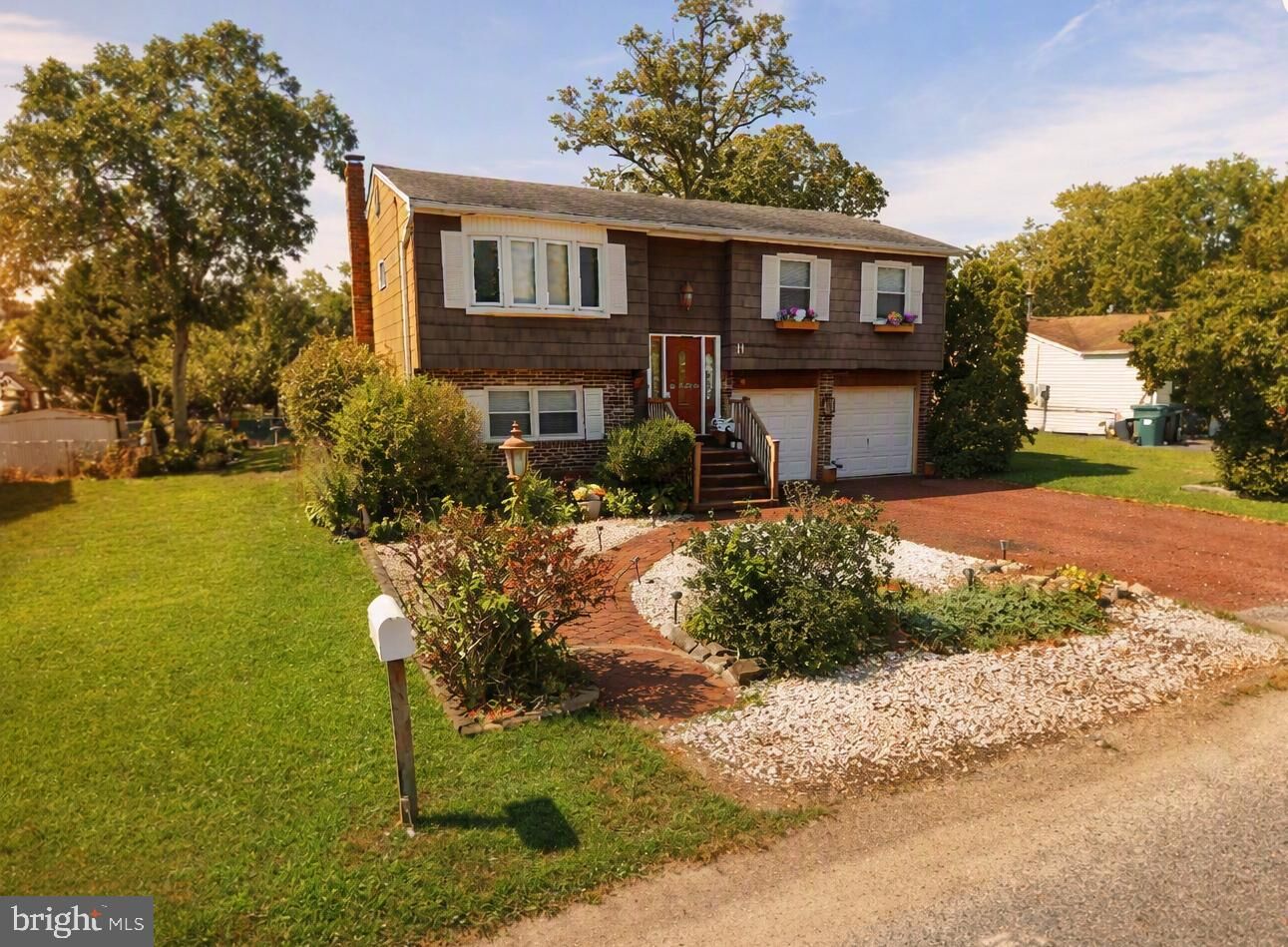 Property Photo:  11 Spruce Drive  NJ 08087 