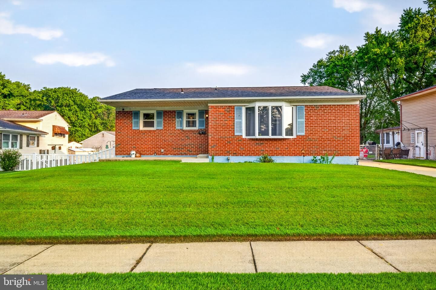 Property Photo:  153 W Edinburgh Drive  DE 19720 