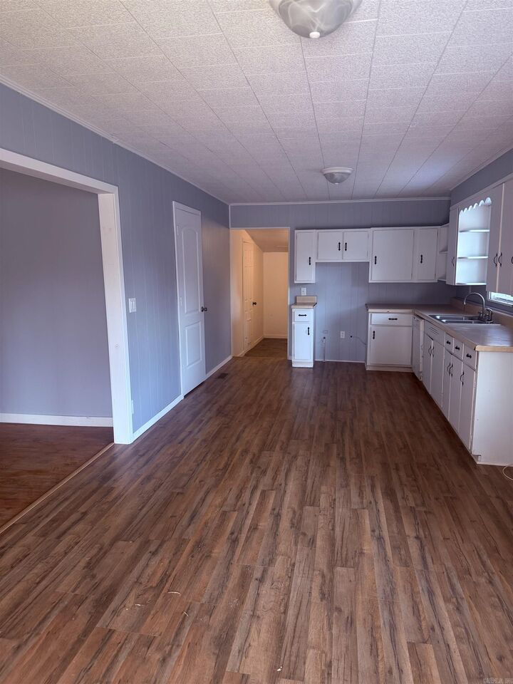 Property Photo:  411 S Greenville Street  AR 72461 