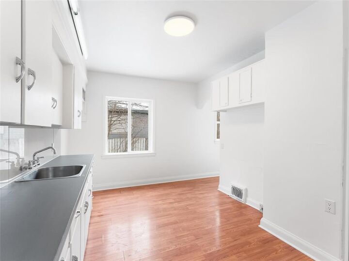 Property Photo: 492 Flora Avenue MB R2W 2S1