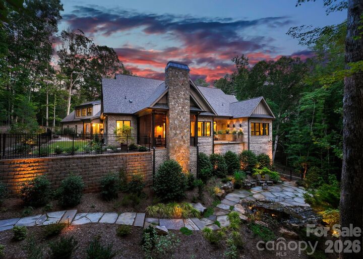 Property Photo:  8921 Island Point Road  NC 28278 