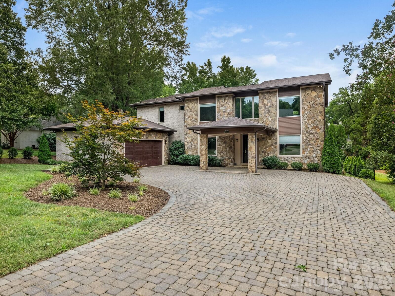 Property Photo: 2011 Sharon Avenue NC 28211