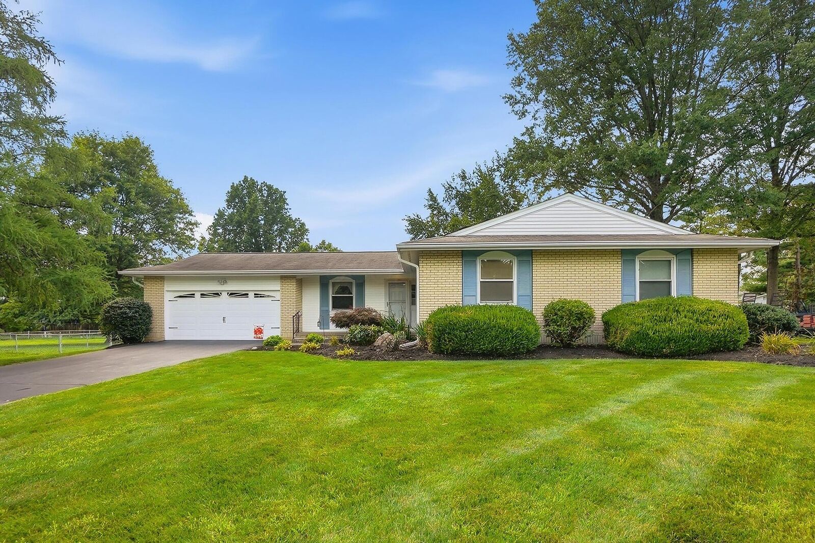 Property Photo:  339 Pickering Drive  OH 43147 