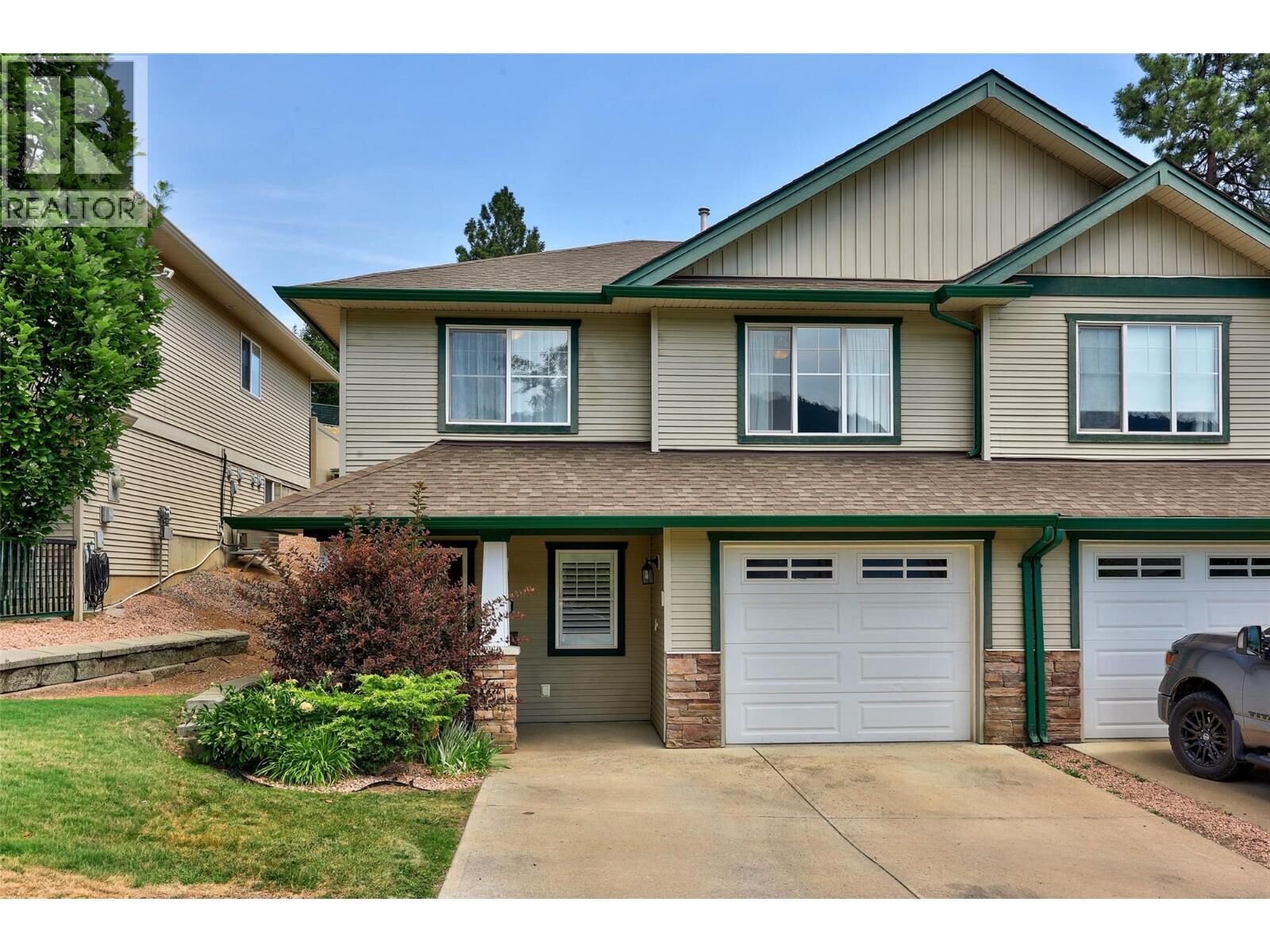 Property Photo:  1940 Hillside Drive 23  BC V2E 2T3 