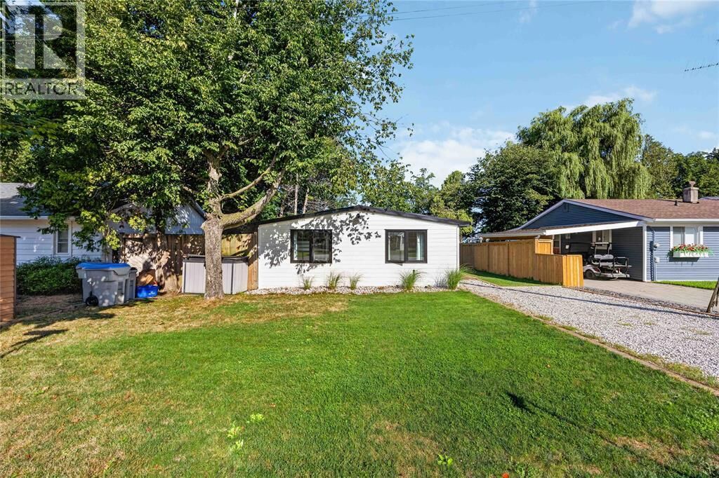 Property Photo:  5132 Cedar View Drive  ON N0N 1J0 