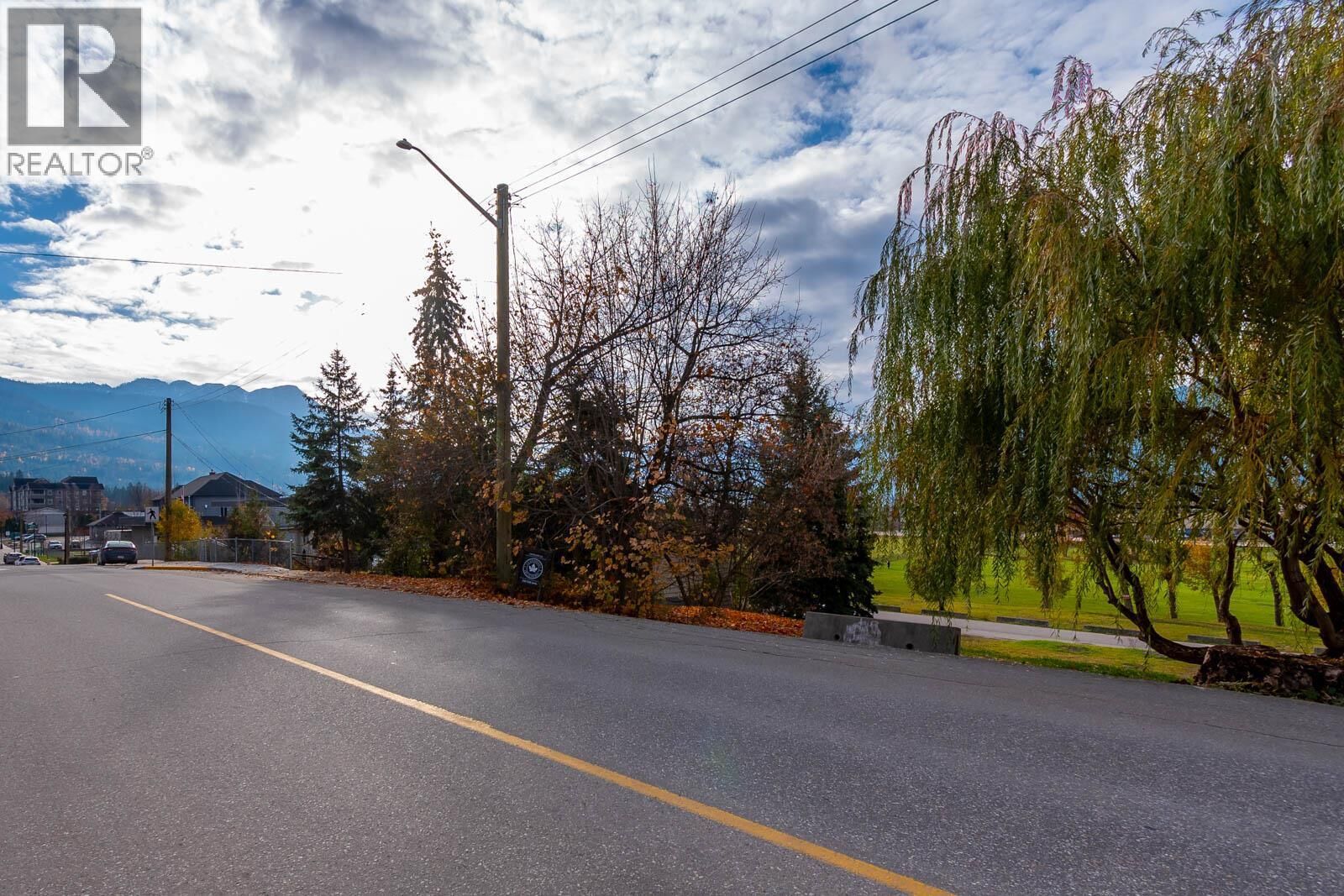 Property Photo:  231 Shuswap Street SW Other  BC V1B 4H9 