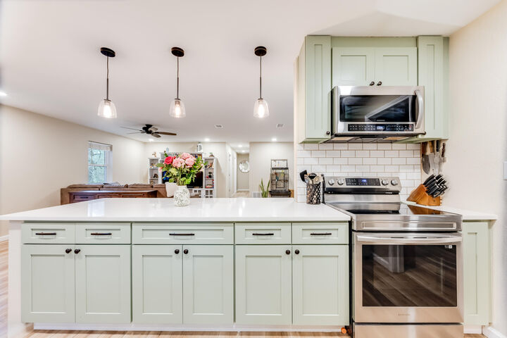 Property Photo: 3999 Painter Branch Road FL 32539