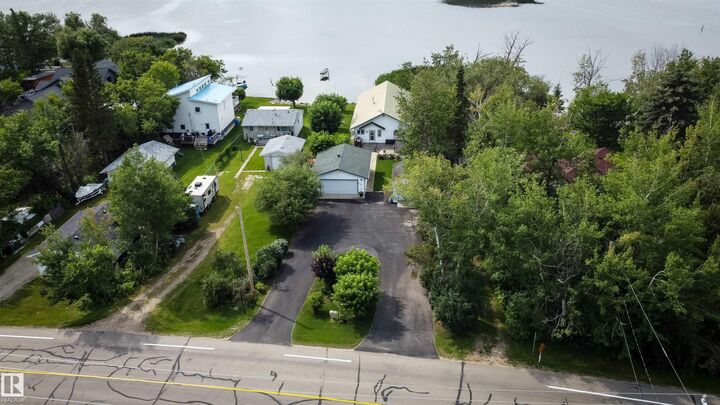 Property Photo: 4740 Sunset Drive AB T0E 0A0