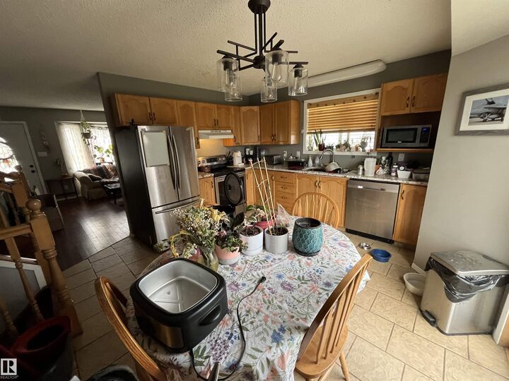 Property Photo:  4512 49 Avenue  AB T9M 1Z6 
