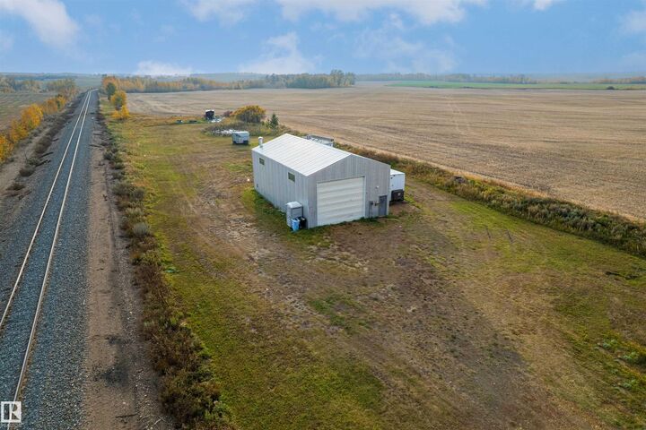 Property Photo: 54352 Rge Road 221 AB T8L 3Z7