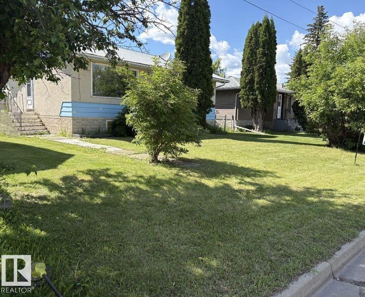 Property Photo: 5024 50 Street AB T0B 0C0