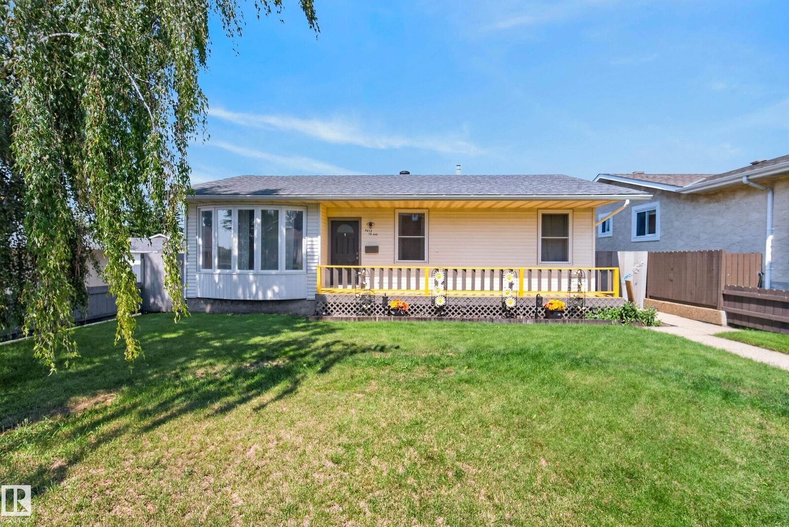 Property Photo: 3612 18 Avenue NW AB T6L 3C2