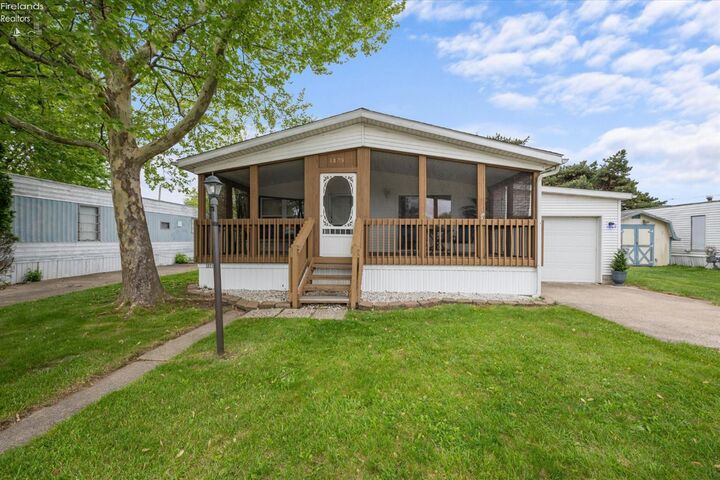 Property Photo: 1805 Briarcrest Drive OH 43452